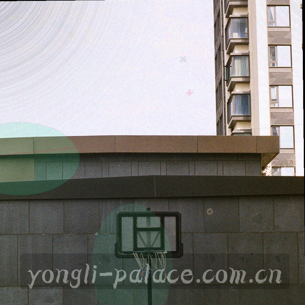 深色背景中成组排列的资料方块，部分方块带鎏金边线表示已离线可用